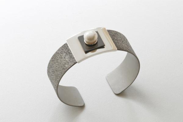 klemarmband, titanium zilver zwart zirconium parel