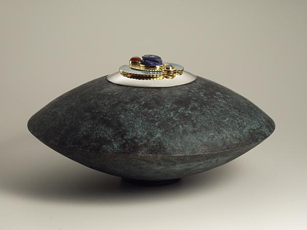 urn scarabee gepatineerd koper zilver (deels verguld) lapis-