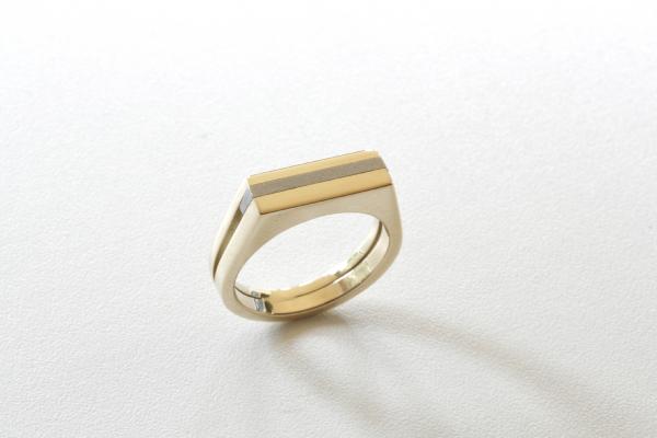 ring oud goud met titanium