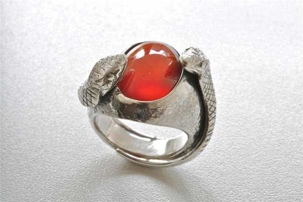 slangenring zilver met granaat