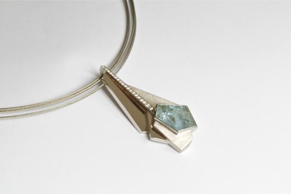 hanger witgoud met topaas en diamant
