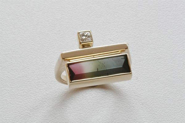 ring goud met toermalijn en princes diamant