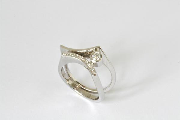 ring witgoud met briljanten