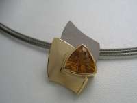 hanger 750 goud titanium stertriljant citrien